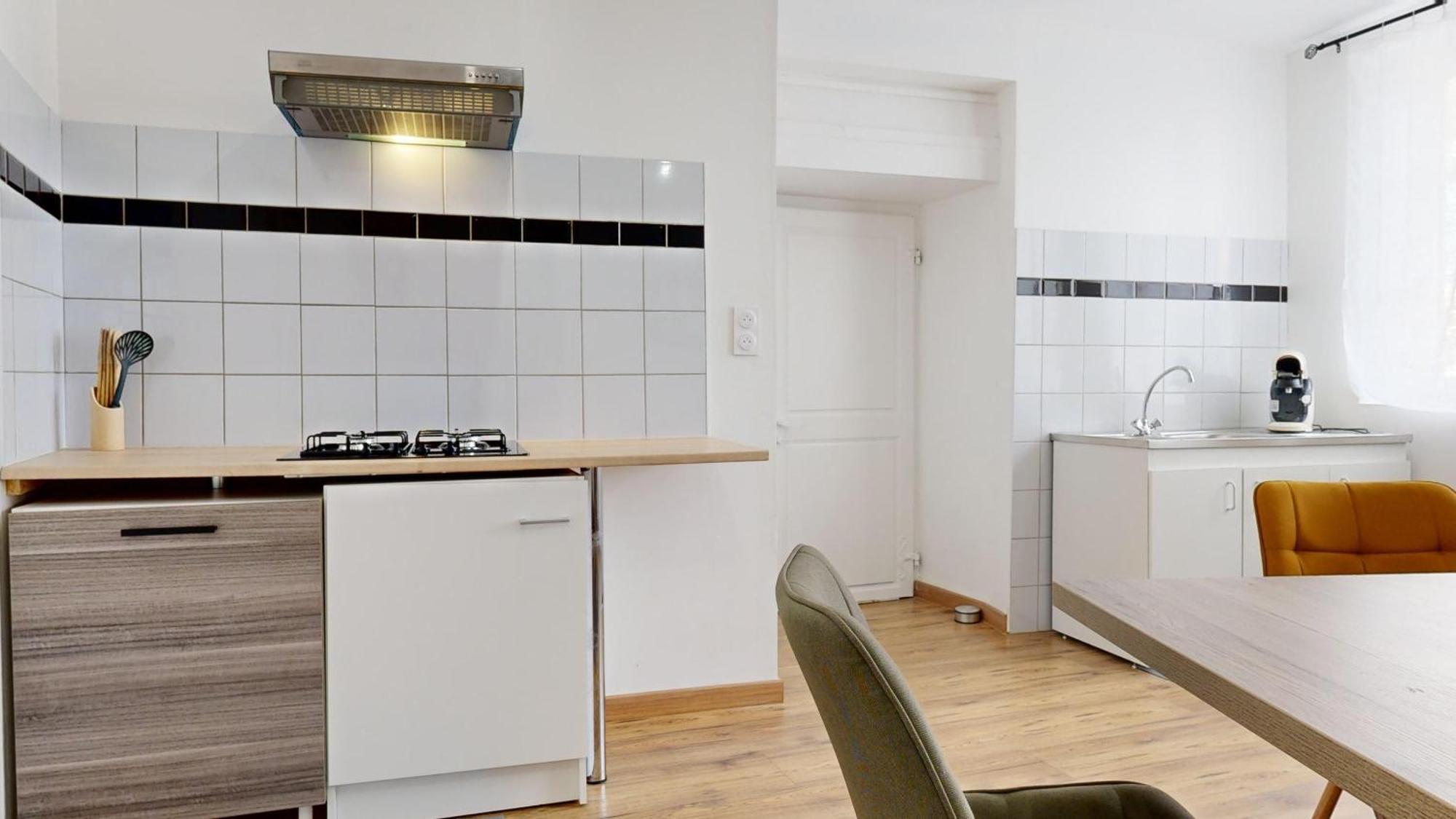 Apartment Standing *